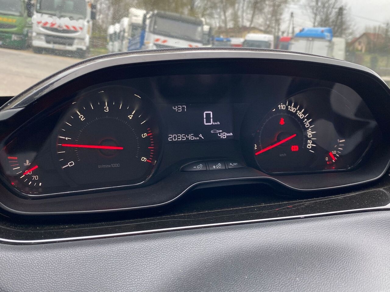 Hatchback Peugeot 208: hình 11