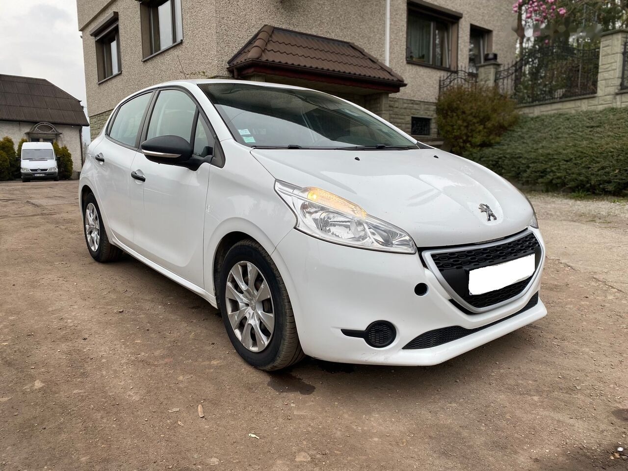 Hatchback Peugeot 208: hình 7