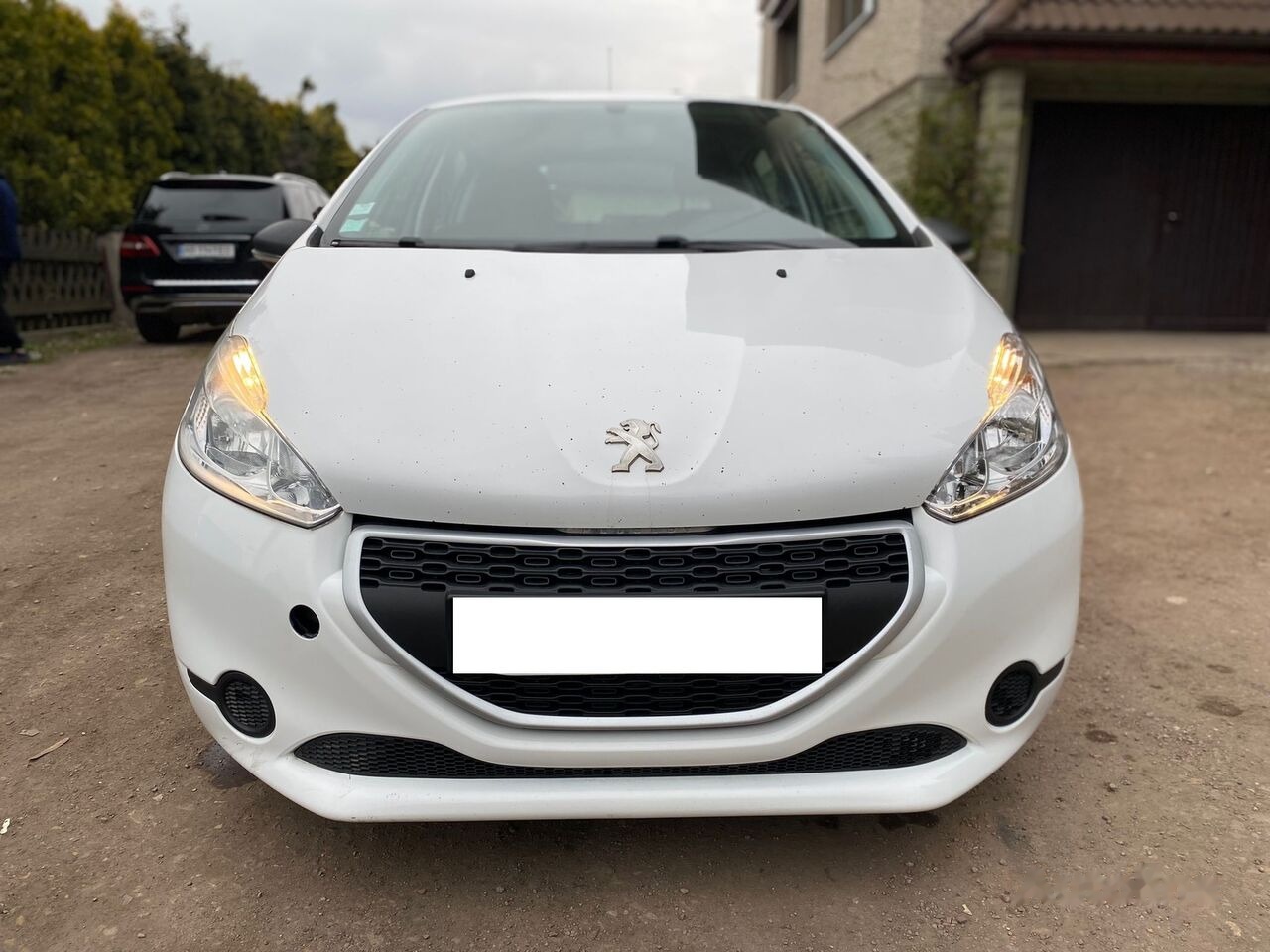 Hatchback Peugeot 208: hình 8