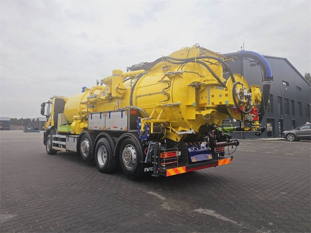 Iveco RAVO WUKO FOR CHANNEL CLEANING druck saug kanal - Xe tải chân không: hình 5 Iveco RAVO WUKO FOR CHANNEL CLEANING druck saug kanal - Xe tải chân không: hình 5