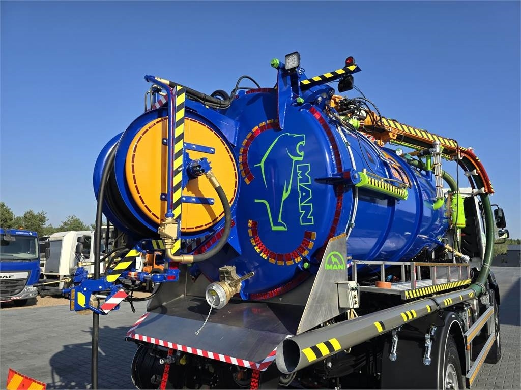 MAN TGM 4x4 GAMON PW8 for collecting liquid waste sepa - Xe tải chân không: hình 3 MAN TGM 4x4 GAMON PW8 for collecting liquid waste sepa - Xe tải chân không: hình 3
