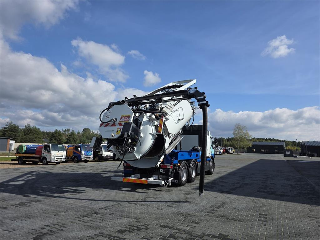 Renault 6x4 WUKO RIVARD RECYTLING for collecting liquid wa - Xe tải chân không: hình 1 Renault 6x4 WUKO RIVARD RECYTLING for collecting liquid wa - Xe tải chân không: hình 1