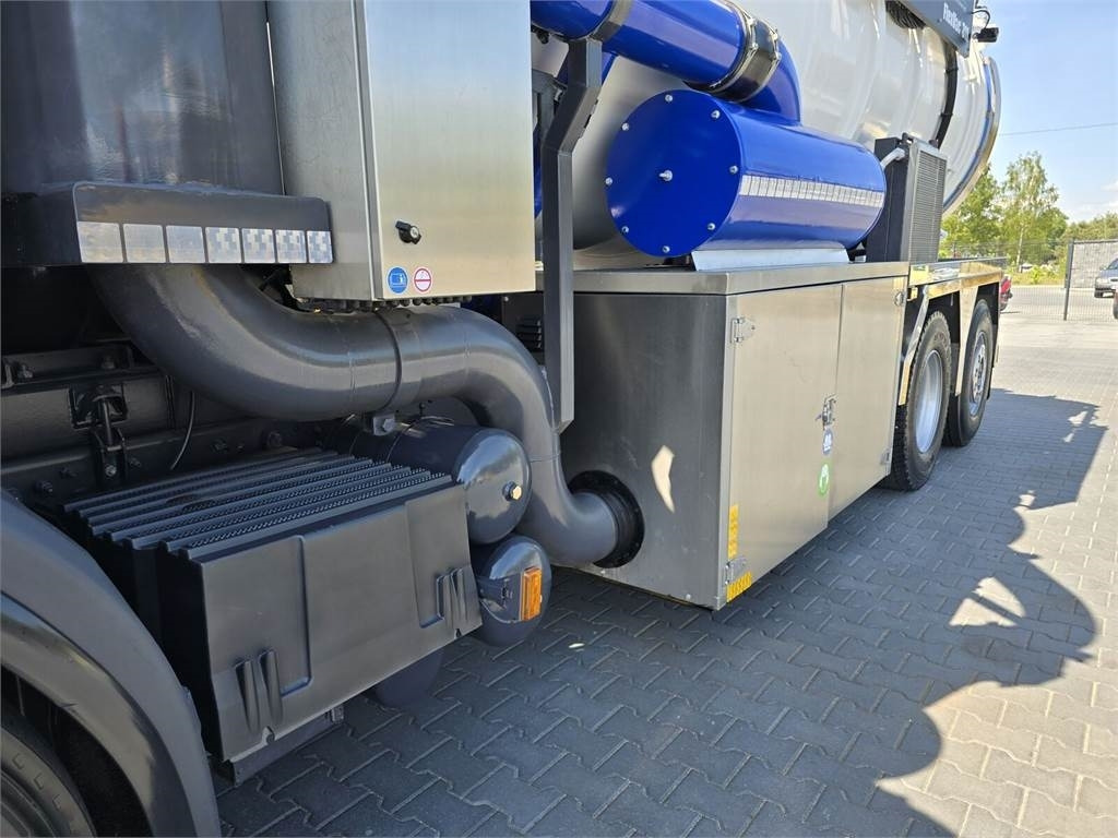 Scania Saugbagger Larsen FlexVac 311 Vacuum suction loade - Máy xúc: hình 2 Scania Saugbagger Larsen FlexVac 311 Vacuum suction loade - Máy xúc: hình 2