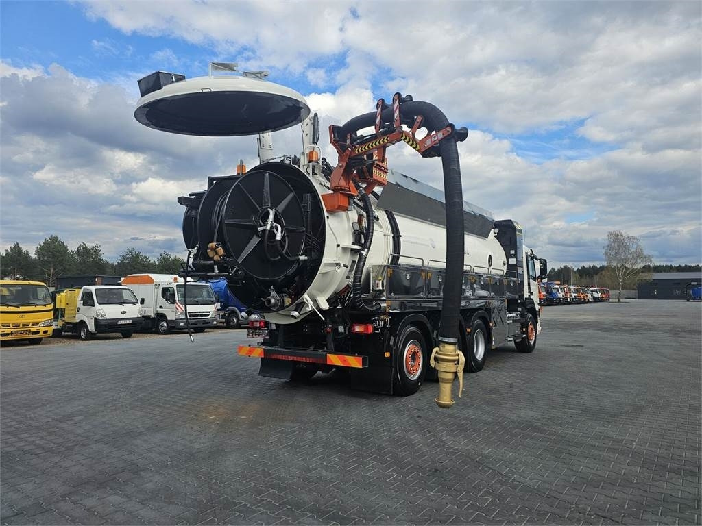 Volvo WUKO ADR ROLBA FOR CLEANING CHANNELS COMBI - Tiện ích/ Xe đặc dụng: hình 1 Volvo WUKO ADR ROLBA FOR CLEANING CHANNELS COMBI - Tiện ích/ Xe đặc dụng: hình 1
