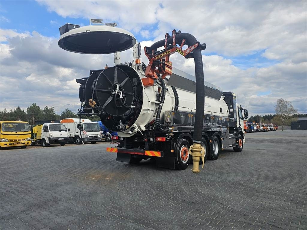 Volvo WUKO ADR ROLBA FOR CLEANING CHANNELS COMBI - Tiện ích/ Xe đặc dụng: hình 3 Volvo WUKO ADR ROLBA FOR CLEANING CHANNELS COMBI - Tiện ích/ Xe đặc dụng: hình 3
