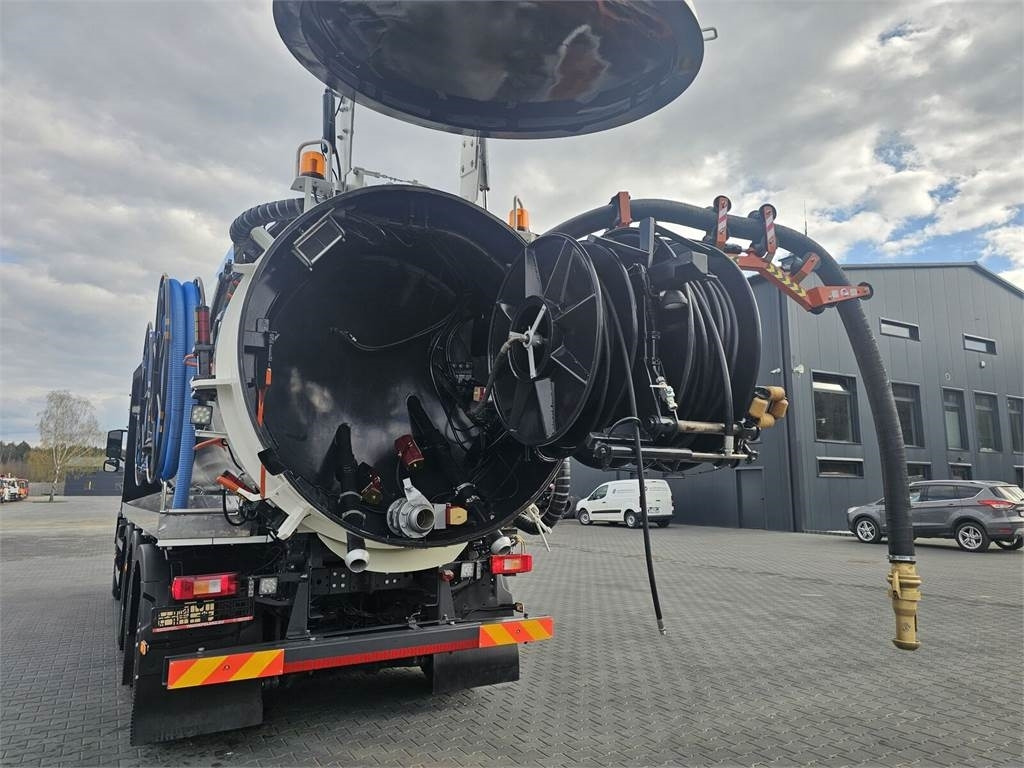 Volvo WUKO ADR ROLBA FOR CLEANING CHANNELS COMBI - Tiện ích/ Xe đặc dụng: hình 4 Volvo WUKO ADR ROLBA FOR CLEANING CHANNELS COMBI - Tiện ích/ Xe đặc dụng: hình 4