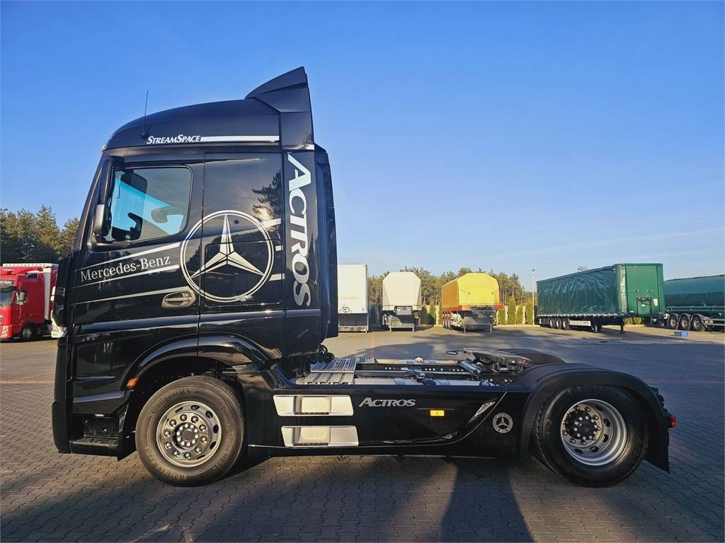 Mercedes-Benz ACTROS 1843 - Xe đầu kéo: hình 2 Mercedes-Benz ACTROS 1843 - Xe đầu kéo: hình 2