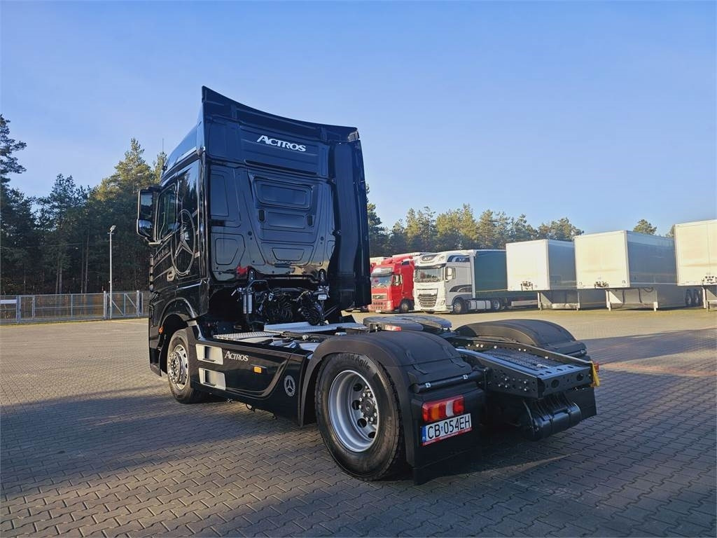 Mercedes-Benz ACTROS 1843 - Xe đầu kéo: hình 3 Mercedes-Benz ACTROS 1843 - Xe đầu kéo: hình 3
