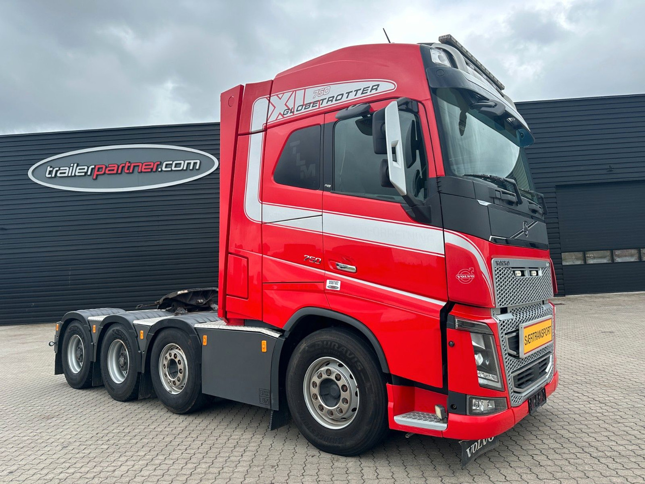 Volvo FH 16 750 8x4 / 250 T / Hydraulik - Xe đầu kéo: hình 1 Volvo FH 16 750 8x4 / 250 T / Hydraulik - Xe đầu kéo: hình 1