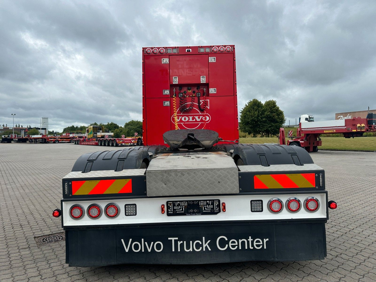 Volvo FH 16 750 8x4 / 250 T / Hydraulik - Xe đầu kéo: hình 4 Volvo FH 16 750 8x4 / 250 T / Hydraulik - Xe đầu kéo: hình 4