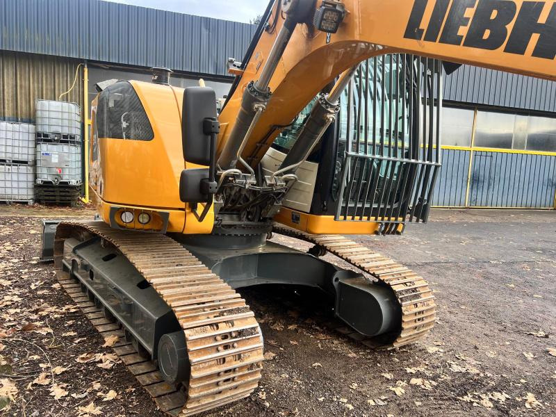 Liebherr R914 compact S - Máy xúc bánh xích: hình 4 Liebherr R914 compact S - Máy xúc bánh xích: hình 4