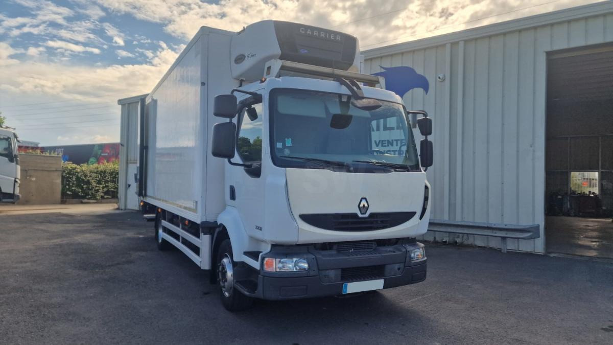 Renault Midlum 220 DXI - Xe tải đông lạnh: hình 1 Renault Midlum 220 DXI - Xe tải đông lạnh: hình 1