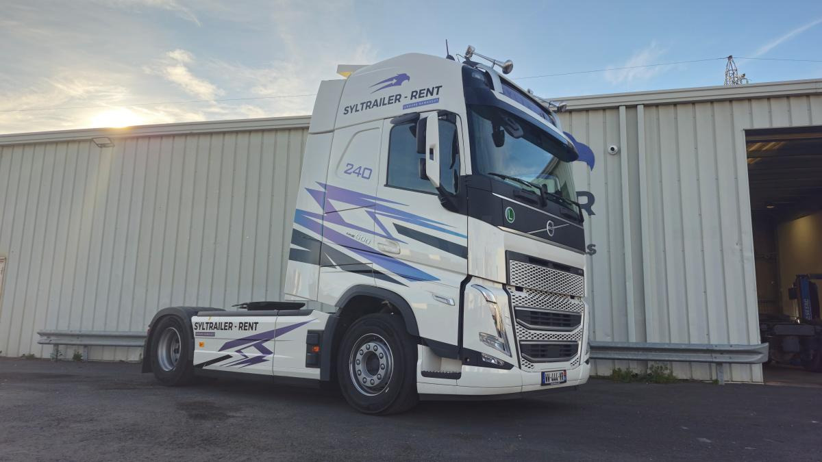 Volvo FH 500 Globetrotter XXL (Location / Rent) - Xe đầu kéo: hình 1 Volvo FH 500 Globetrotter XXL (Location / Rent) - Xe đầu kéo: hình 1