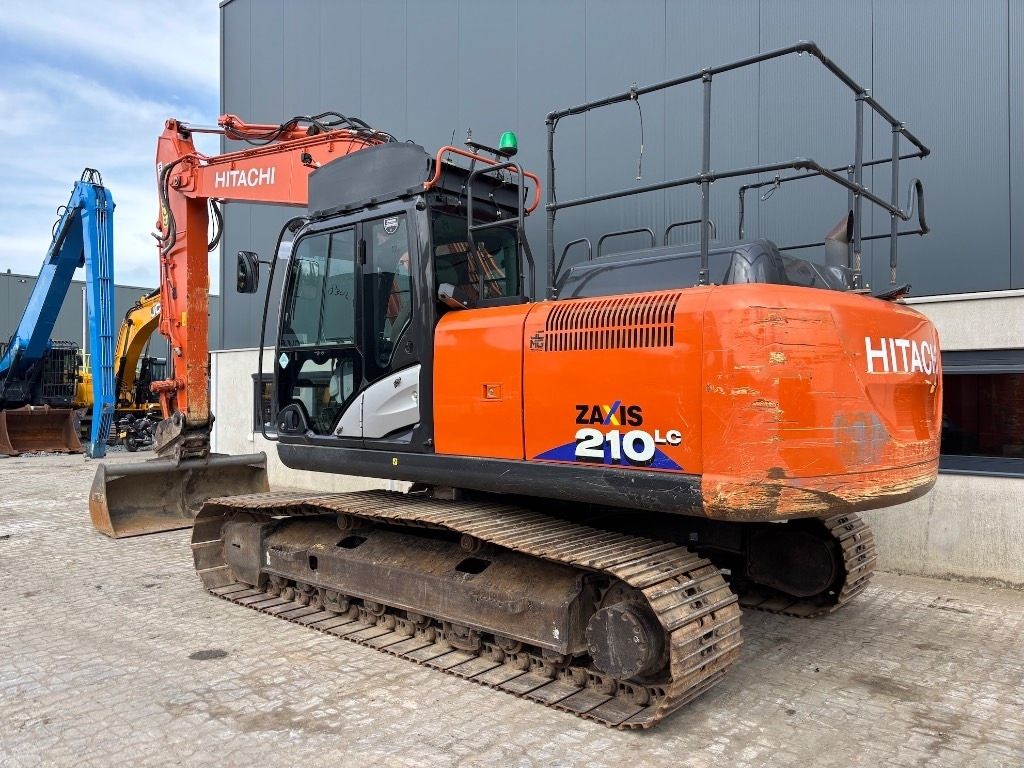 Hitachi ZX 210 LC-6 - Máy xúc bánh xích: hình 3 Hitachi ZX 210 LC-6 - Máy xúc bánh xích: hình 3
