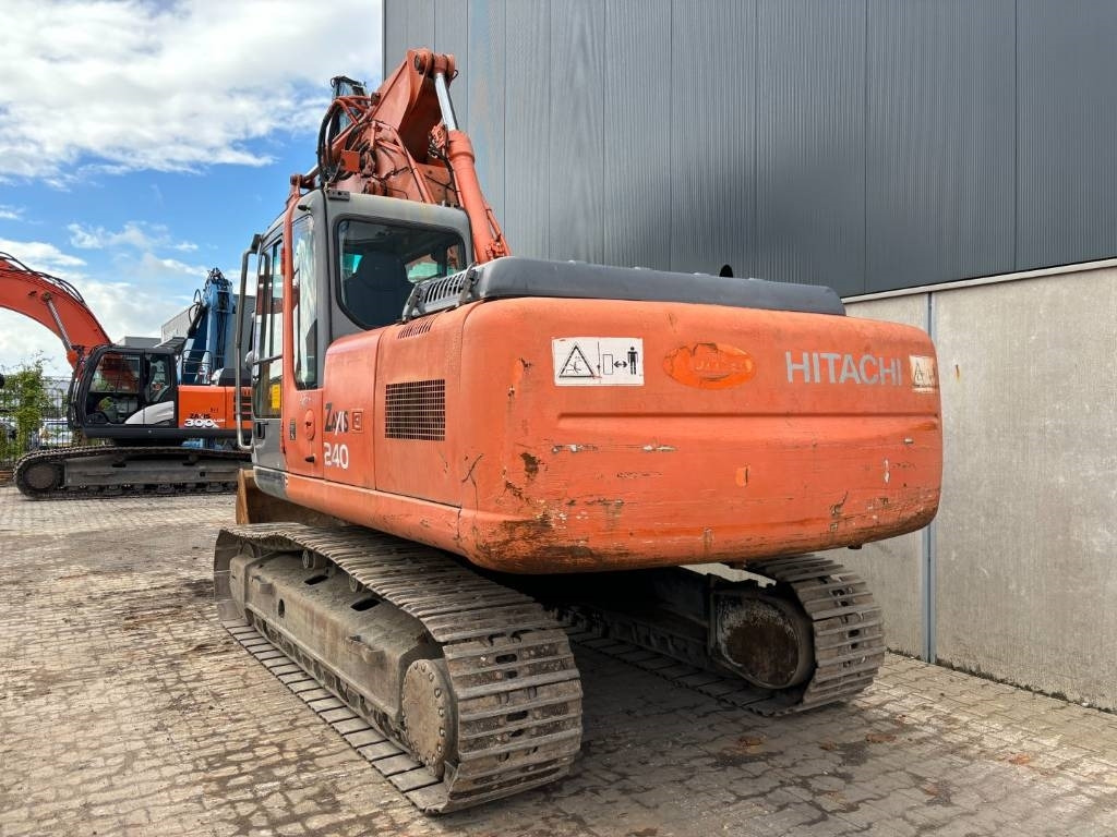 Hitachi ZX210 -- 6 cylinder isuzu -- manual engine! - Máy xúc bánh xích: hình 4 Hitachi ZX210 -- 6 cylinder isuzu -- manual engine! - Máy xúc bánh xích: hình 4