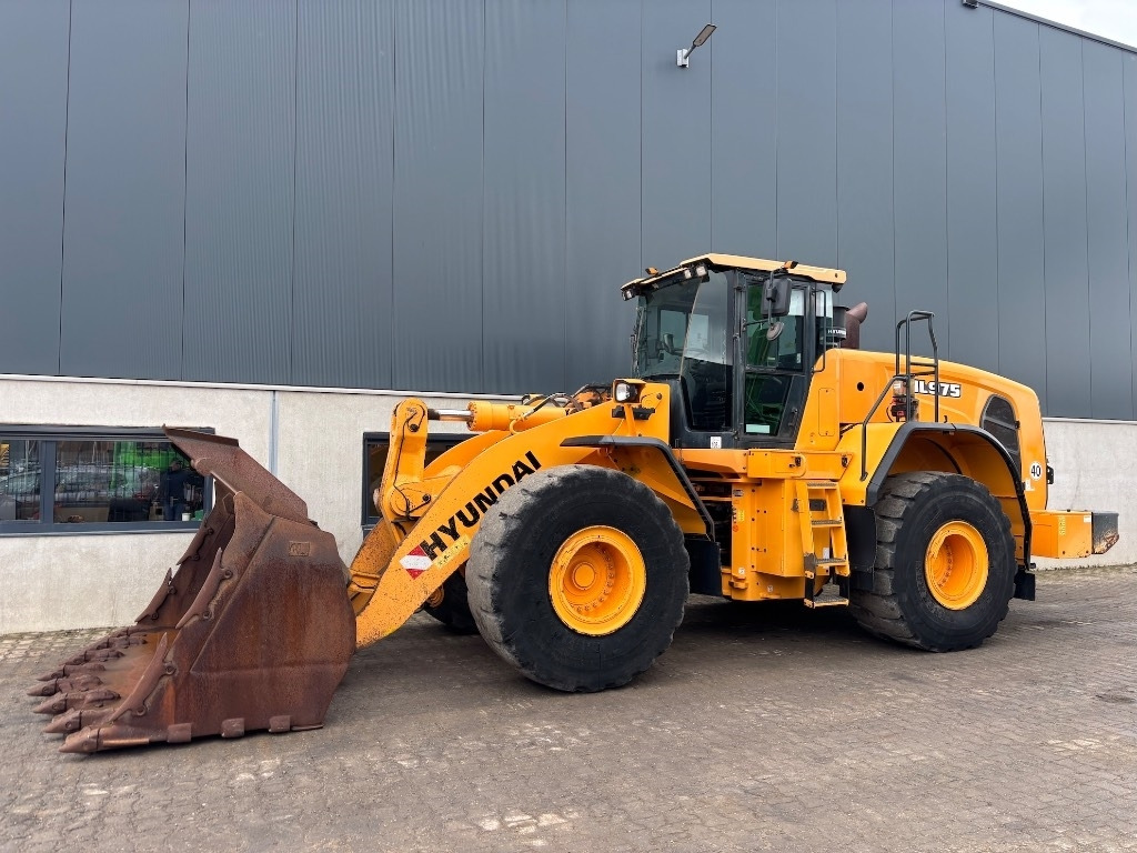 Hyundai HL 975 - HL 970 - HL 980 - Máy xúc lật bánh lốp: hình 2 Hyundai HL 975 - HL 970 - HL 980 - Máy xúc lật bánh lốp: hình 2