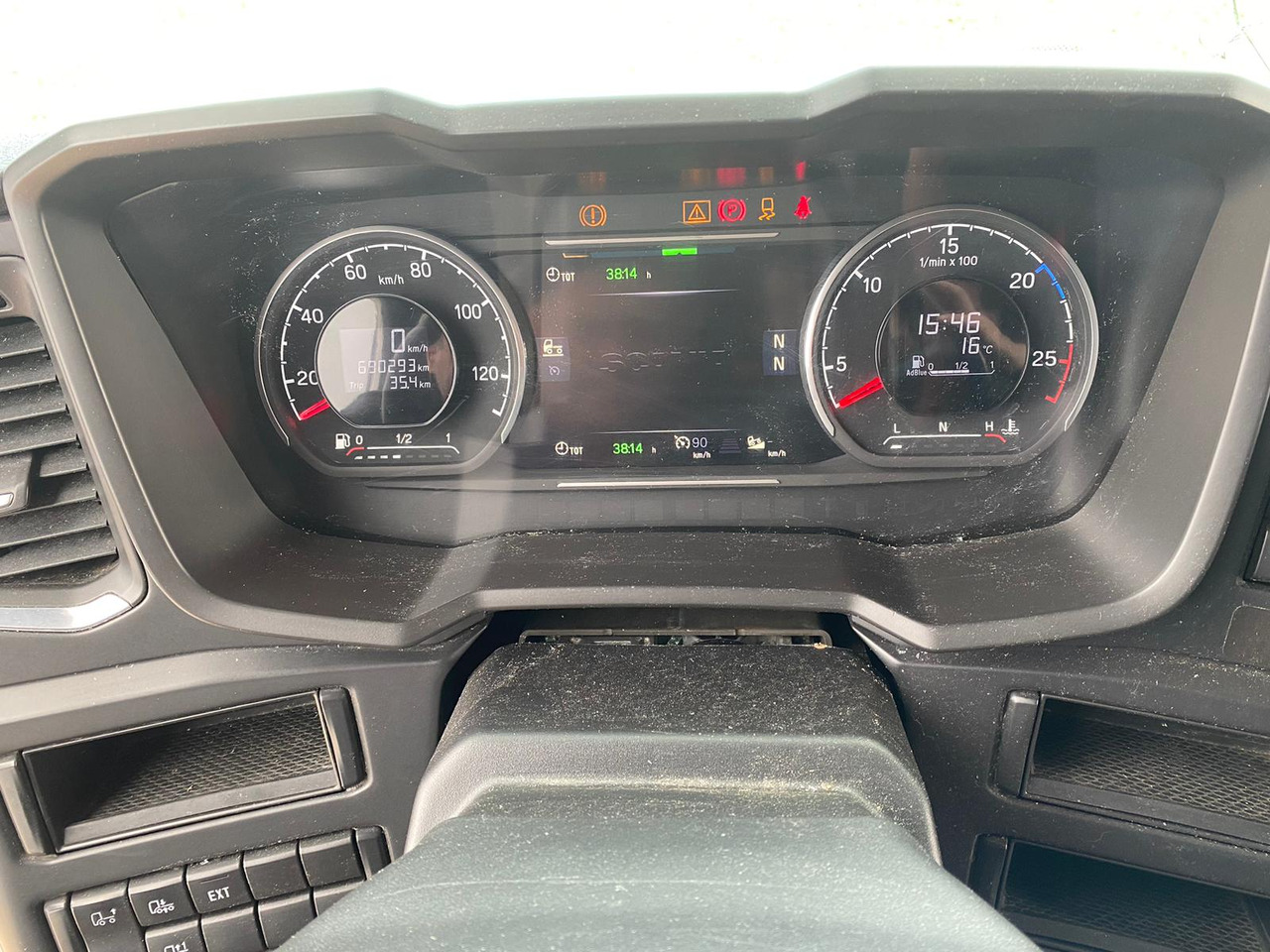 Xe đầu kéo SCANIA R450: hình 17 Xe đầu kéo SCANIA R450: hình 17