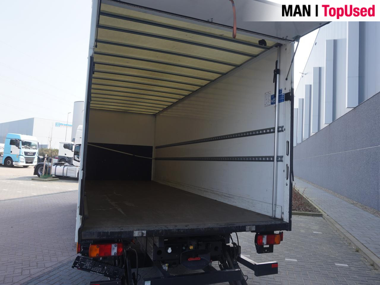 MAN TGL 12.250 4x2 BL CH - Xe tải thùng lửng/ Phẳng: hình 5 MAN TGL 12.250 4x2 BL CH - Xe tải thùng lửng/ Phẳng: hình 5