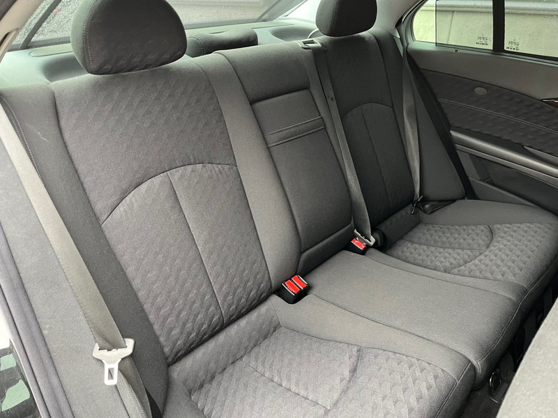 Mercedes-Benz E-Klasse / Limousine / 240 Avantgarde / 4-Matic / 8-pers / APK/TUV 09-2026 - Sedan: hình 4 Mercedes-Benz E-Klasse / Limousine / 240 Avantgarde / 4-Matic / 8-pers / APK/TUV 09-2026 - Sedan: hình 4