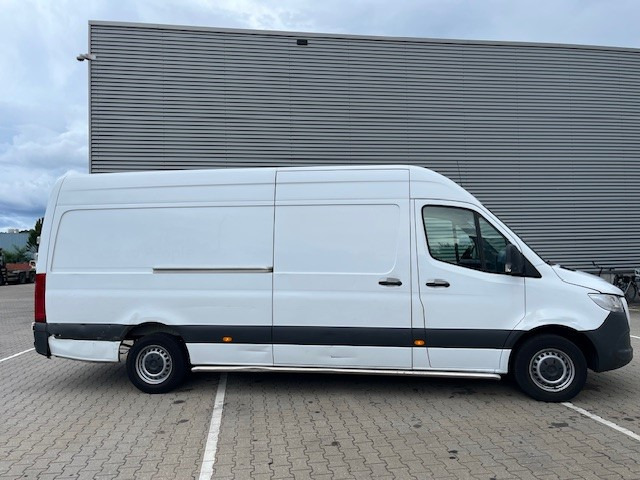 Mercedes-Benz Sprinter 315 1.9 CDI / L4 H2 / Automatic / APK-TUV 04-26 - Xe van chở hàng: hình 2 Mercedes-Benz Sprinter 315 1.9 CDI / L4 H2 / Automatic / APK-TUV 04-26 - Xe van chở hàng: hình 2