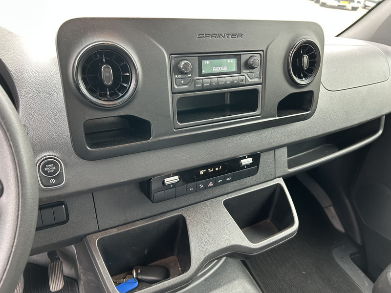 Mercedes-Benz Sprinter 515 1.9 CDI / 126 dkm / Box 4.4 mtr / Laadklep / APK 07-26 - Xe tải nhỏ thùng kín: hình 5 Mercedes-Benz Sprinter 515 1.9 CDI / 126 dkm / Box 4.4 mtr / Laadklep / APK 07-26 - Xe tải nhỏ thùng kín: hình 5