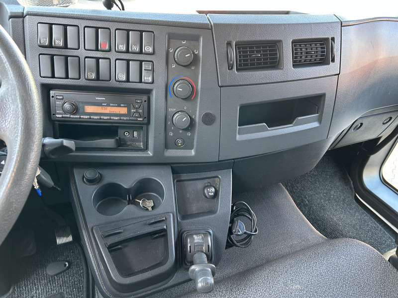 Volvo FL 210 / 12 Ton / 203 dkm / Wrapped / Box / Laadklep / APK 01-26 - Xe tải hộp: hình 5 Volvo FL 210 / 12 Ton / 203 dkm / Wrapped / Box / Laadklep / APK 01-26 - Xe tải hộp: hình 5