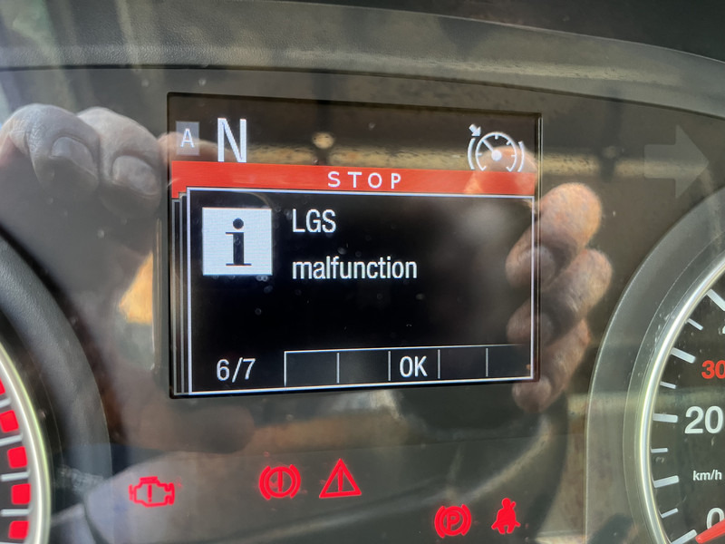 MAN TGX 18.460 XXL / Motor Defect -> Not Running / Retarder / 526 dkm / 2 Tanks - Xe đầu kéo: hình 5 MAN TGX 18.460 XXL / Motor Defect -> Not Running / Retarder / 526 dkm / 2 Tanks - Xe đầu kéo: hình 5