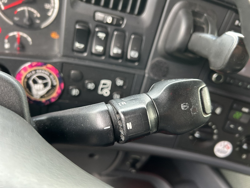 Scania R520 V8 / Showtruck / Buffl Special Interior / Vol Lucht / Retarder - Xe đầu kéo: hình 5 Scania R520 V8 / Showtruck / Buffl Special Interior / Vol Lucht / Retarder - Xe đầu kéo: hình 5