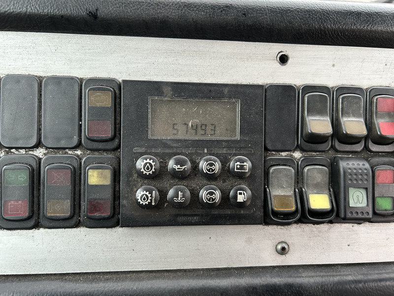 Terberg YT 182 Terminal Tractor / Airco / Allison - Xe đầu kéo: hình 4 Terberg YT 182 Terminal Tractor / Airco / Allison - Xe đầu kéo: hình 4