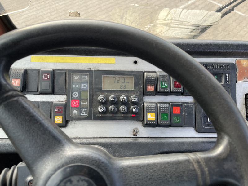 Terberg YT 182 / Terminal Tractor / Airco / Cummins - Xe đầu kéo: hình 4 Terberg YT 182 / Terminal Tractor / Airco / Cummins - Xe đầu kéo: hình 4