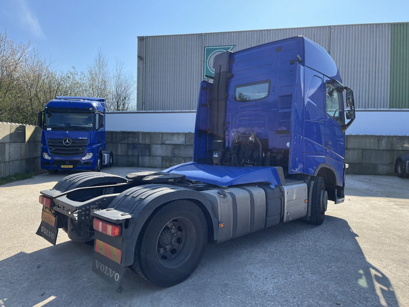 Volvo FH 420 Globetrotter / 919 dkm / 2 Tanks / VEB+ / APK TUV 07-25 - Xe đầu kéo: hình 2 Volvo FH 420 Globetrotter / 919 dkm / 2 Tanks / VEB+ / APK TUV 07-25 - Xe đầu kéo: hình 2