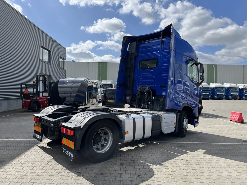 Volvo FH 420 Globetrotter / 939 dkm / 2 Tanks / VEB+ / APK TUV 07-25 - Xe đầu kéo: hình 2 Volvo FH 420 Globetrotter / 939 dkm / 2 Tanks / VEB+ / APK TUV 07-25 - Xe đầu kéo: hình 2