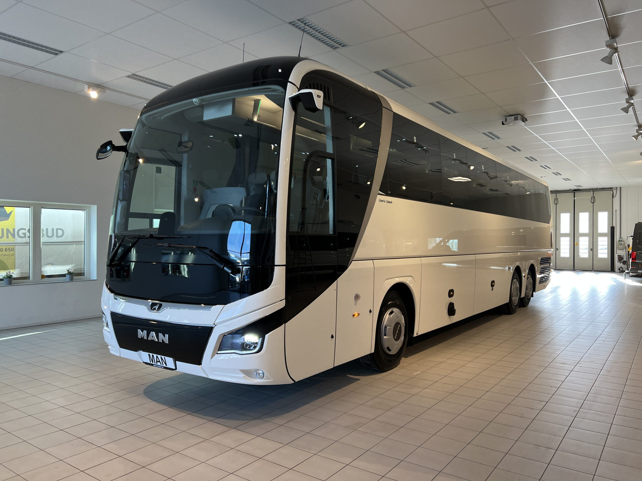 MAN Lions Coach R09 Euro 6E (Dark Edition) - Xe đò: hình 3 MAN Lions Coach R09 Euro 6E (Dark Edition) - Xe đò: hình 3