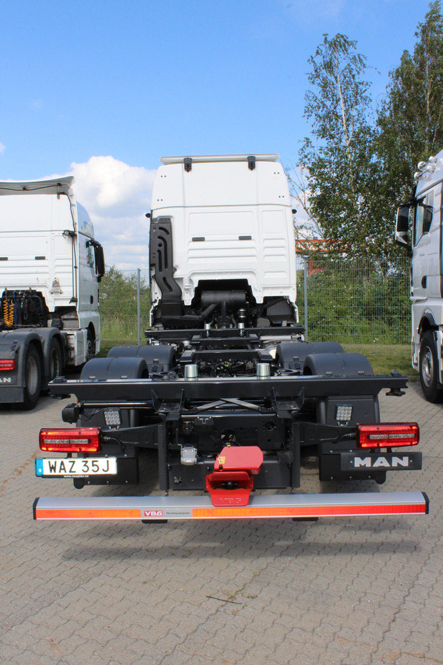 Växelflak MAN TGX 26.520 6X2-4 LL - Xe chở container/ Xe tải hoán đổi thân: hình 2 Växelflak MAN TGX 26.520 6X2-4 LL - Xe chở container/ Xe tải hoán đổi thân: hình 2