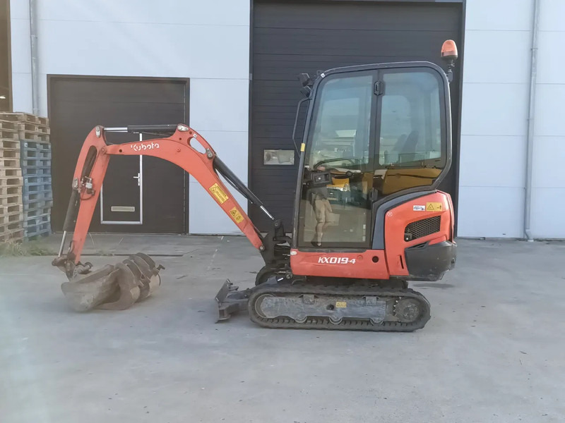 Kubota KX019-4 - Máy xúc mini: hình 3 Kubota KX019-4 - Máy xúc mini: hình 3