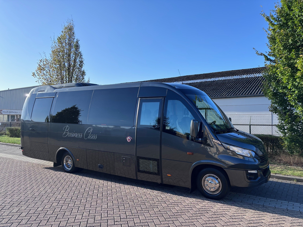 IVECO / UNVI Compa - Xe bus mini, Xe van chở khách: hình 1 IVECO / UNVI Compa - Xe bus mini, Xe van chở khách: hình 1