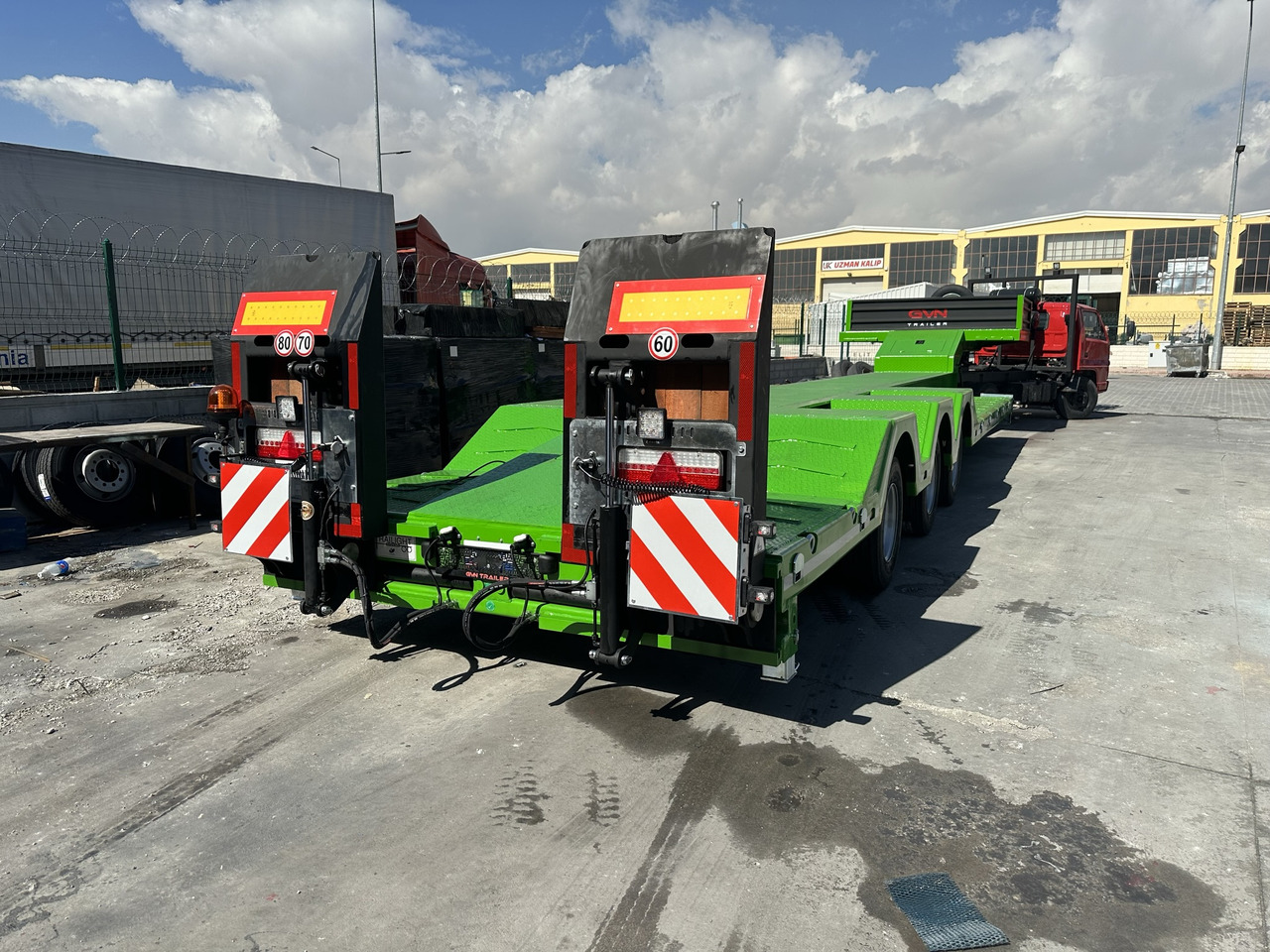 GVN Trailer 3 AXLE LOWBED WITH WHEEL RECESSES - Sơ mi rơ moóc thùng thấp: hình 5 GVN Trailer 3 AXLE LOWBED WITH WHEEL RECESSES - Sơ mi rơ moóc thùng thấp: hình 5