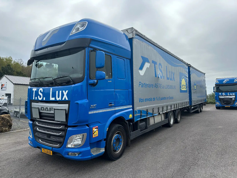 DAF XF 440 6x2 / SUPERSPACECAB / KOMBI MIT ANHANGER SCHMITZ 2016 / DURCHLADEN / 2 STUCK - Xe tải thùng mui bạt: hình 1 DAF XF 440 6x2 / SUPERSPACECAB / KOMBI MIT ANHANGER SCHMITZ 2016 / DURCHLADEN / 2 STUCK - Xe tải thùng mui bạt: hình 1