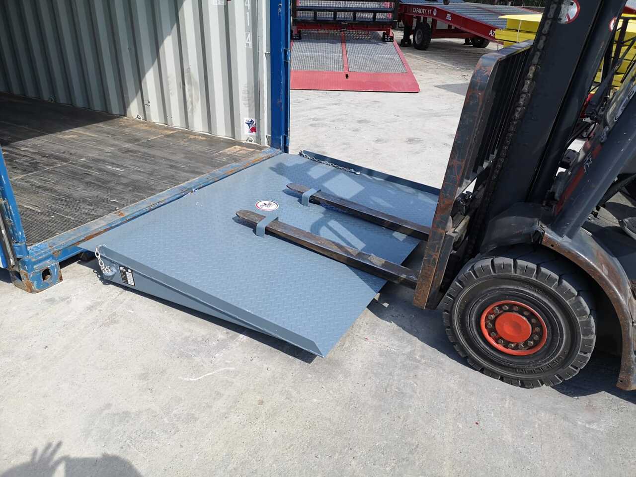 AZ RAMP HCNN08 - Đường dốc di động: hình 2 AZ RAMP HCNN08 - Đường dốc di động: hình 2