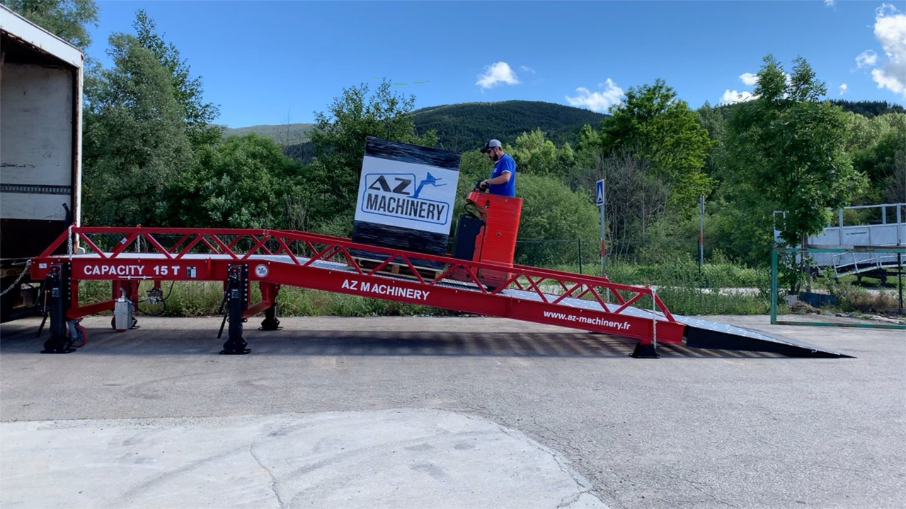 Loading Ramp with with hydraulic tilting bridge - AZ RAMP - STAR- 8T. 8 ton capacity - Đường dốc di động: hình 4 Loading Ramp with with hydraulic tilting bridge - AZ RAMP - STAR- 8T. 8 ton capacity - Đường dốc di động: hình 4