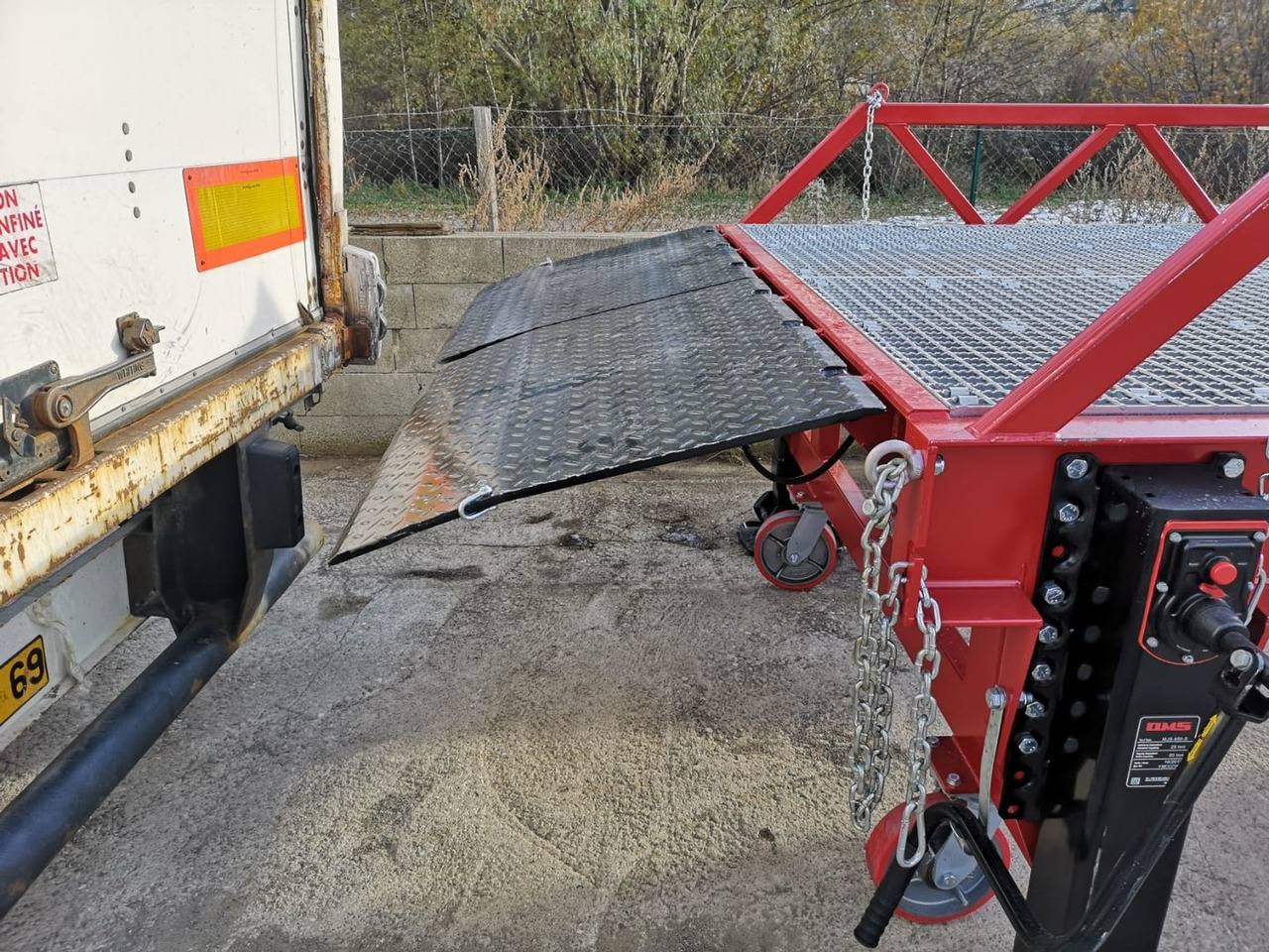 Đường dốc di động mới **RENTAL** Loading Ramp with with hydraulic tilting bridge -  AZ RAMP - STAR- 8T. 8 ton capacity: hình 10