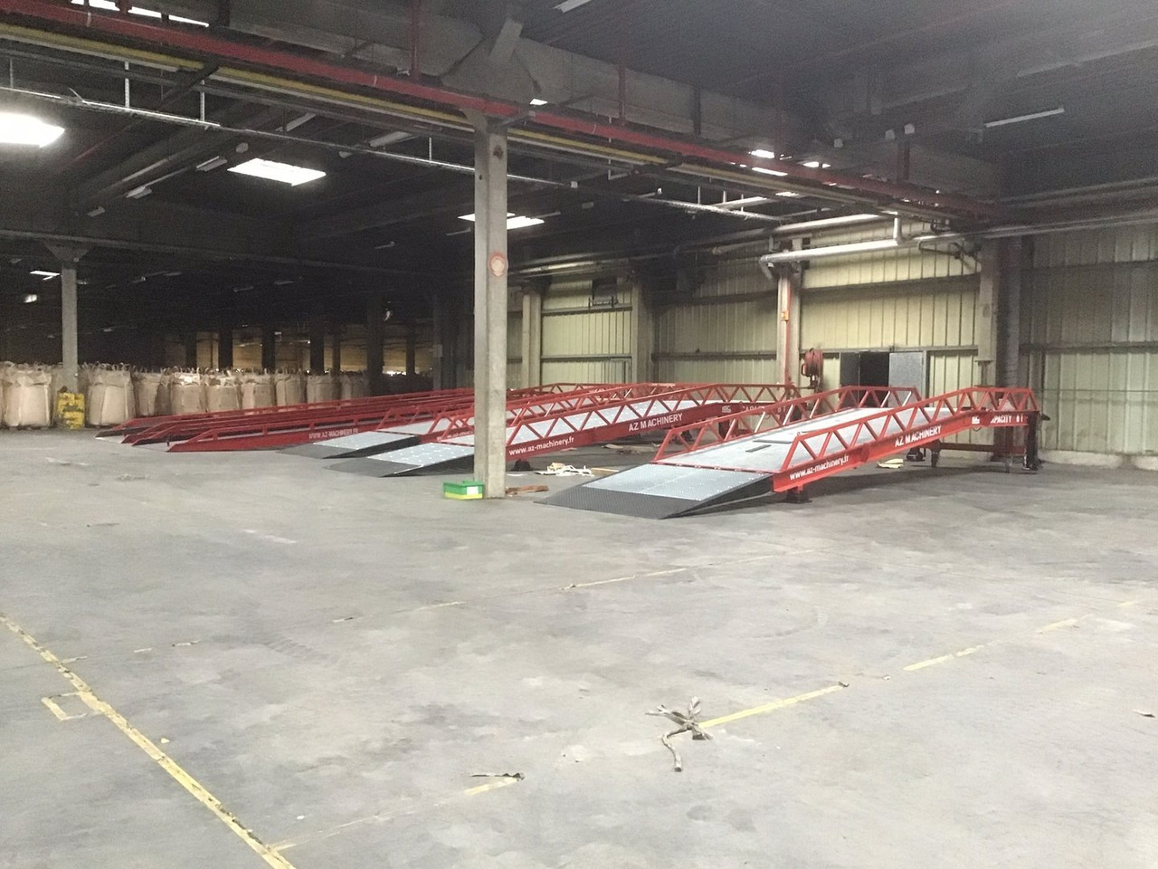 Đường dốc di động mới **RENTAL** Loading Ramp with with hydraulic tilting bridge -  AZ RAMP - STAR- 8T. 8 ton capacity: hình 16