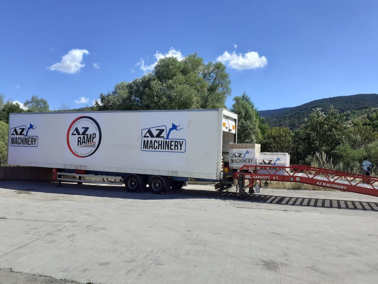 Đường dốc di động mới **RENTAL** Loading Ramp with with hydraulic tilting bridge -  AZ RAMP - STAR- 8T. 8 ton capacity: hình 9