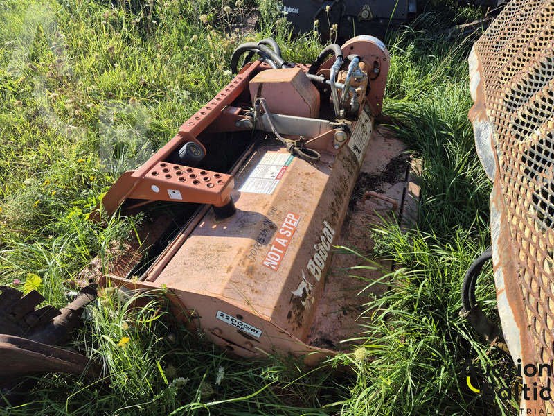 Bobcat FC 155 - Máy đốn cây: hình 4 Bobcat FC 155 - Máy đốn cây: hình 4