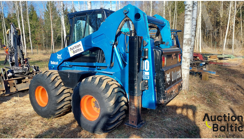 Bobcat S 300 - Máy xúc lật đa năng: hình 3 Bobcat S 300 - Máy xúc lật đa năng: hình 3