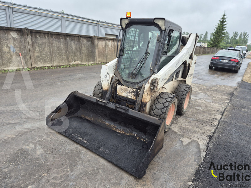 Bobcat S 530 - Máy xúc lật đa năng: hình 2 Bobcat S 530 - Máy xúc lật đa năng: hình 2