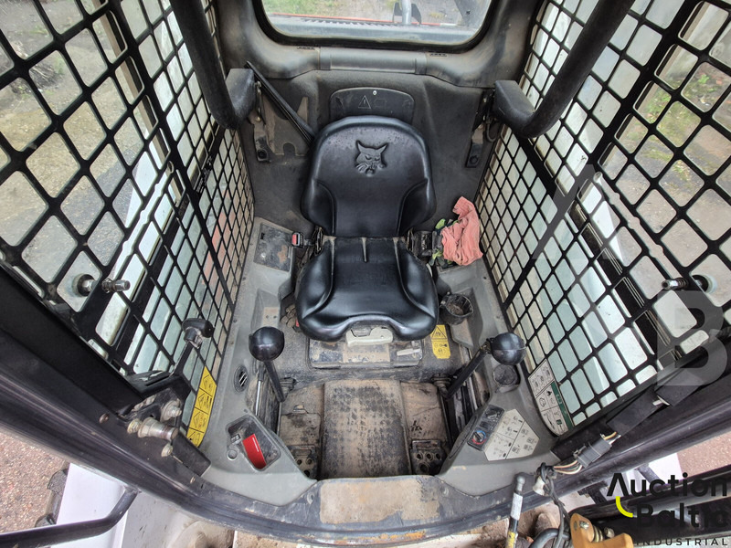 Bobcat S 650 - Máy xúc lật đa năng: hình 5 Bobcat S 650 - Máy xúc lật đa năng: hình 5