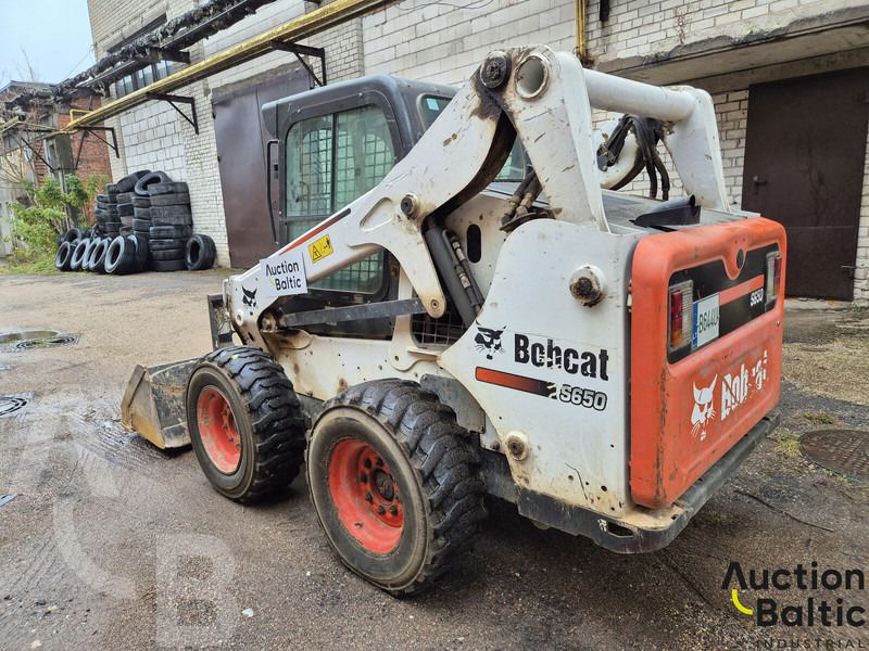 Bobcat S 650 - Máy xúc lật đa năng: hình 4 Bobcat S 650 - Máy xúc lật đa năng: hình 4