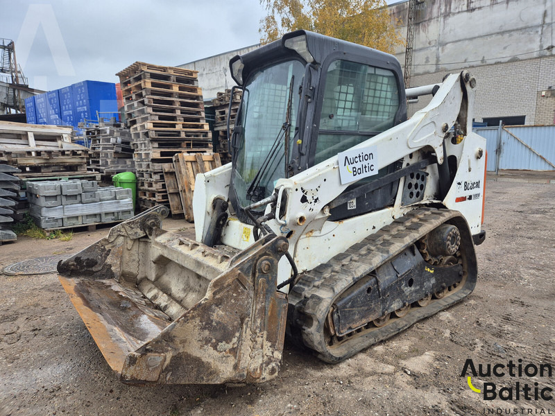Bobcat T590 - Máy xúc lật bánh xích: hình 4 Bobcat T590 - Máy xúc lật bánh xích: hình 4