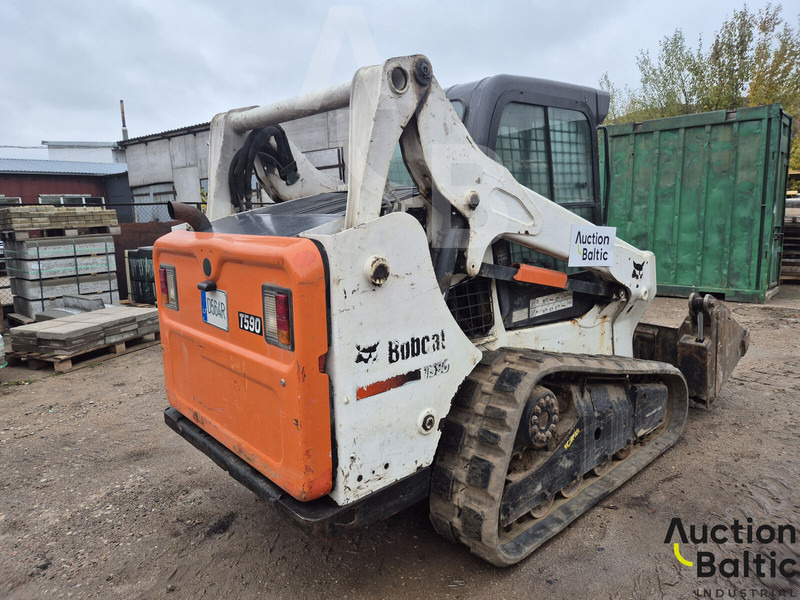 Bobcat T590 - Máy xúc lật bánh xích: hình 3 Bobcat T590 - Máy xúc lật bánh xích: hình 3